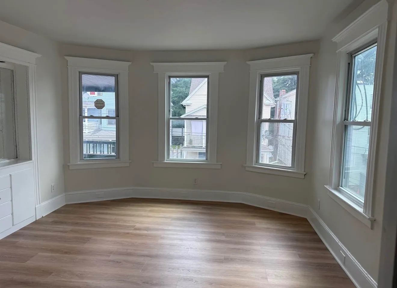 3 bed, 1000 sqft, $1,700 — Photo 3