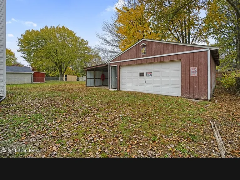 5713 Walnut Way — Photo 2