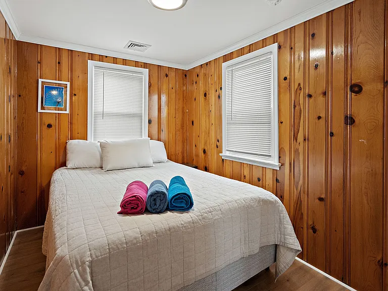 245 Sheridan Ave — Photo 10