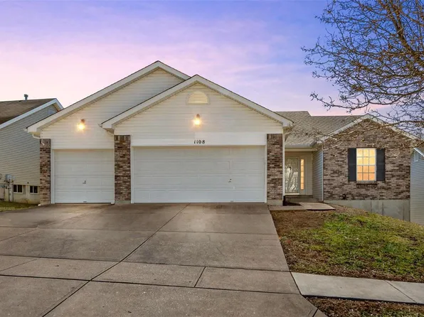 1108 Oak Hollow Dr, Imperial, MO 63052