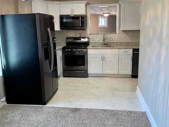 4th image of 2040 Laura Ln