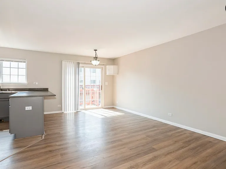 645 W Georgian Ct — Photo 5