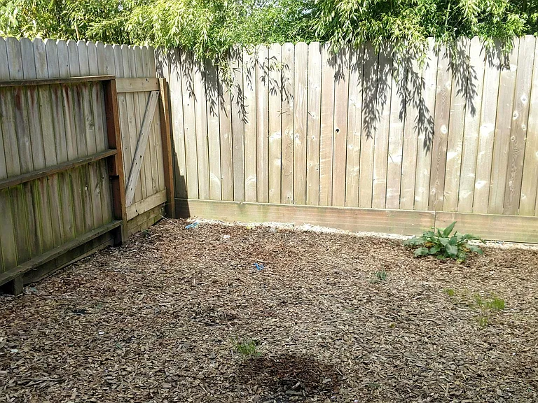 1648 Fischer Ave — Photo 7