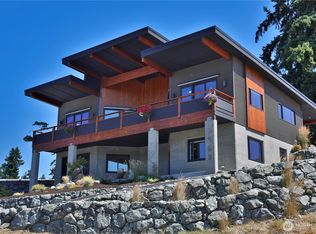 5453 Harborside Ln, Freeland, WA 98249