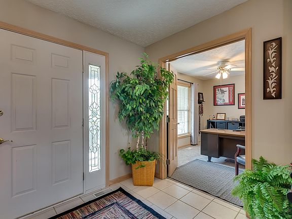 4th image of 2330 N Ziner Cres