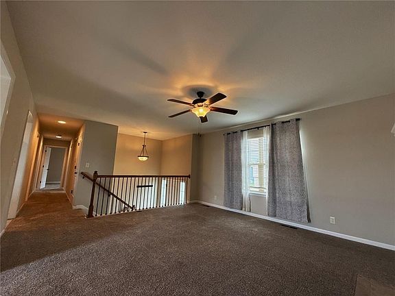 4th image of 410 Heritage Dr