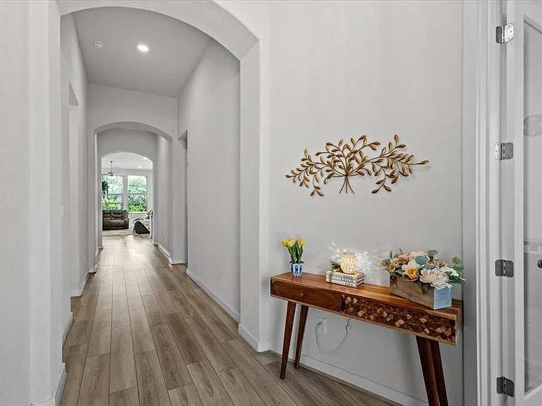 1812 David Ezra St — Photo 2