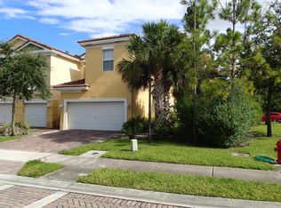 925 Pipers Cay Dr, West Palm Beach, FL 33415