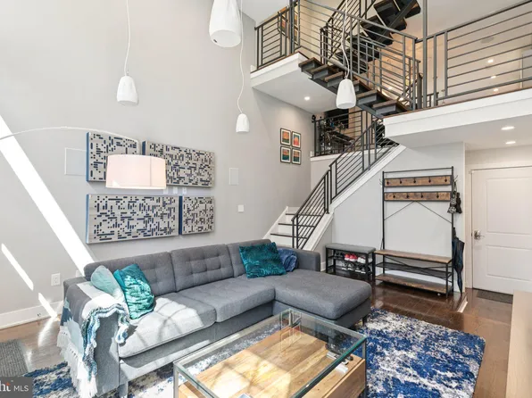 2407 Manton St, Philadelphia, PA 19146