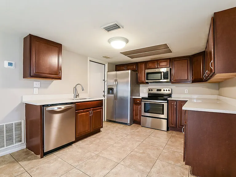 403 Blueberry Dr — Photo 6