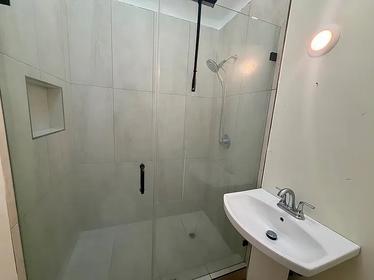 1122 Orizaba Ave #1122 — Photo 10