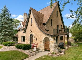 523 W Edgewater St, Portage, WI 53901