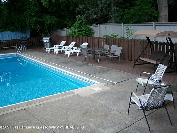 4th image of 833 W Thomas L Pkwy