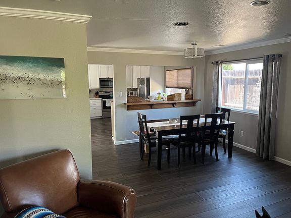 2nd image of 3321 Scenic Dr