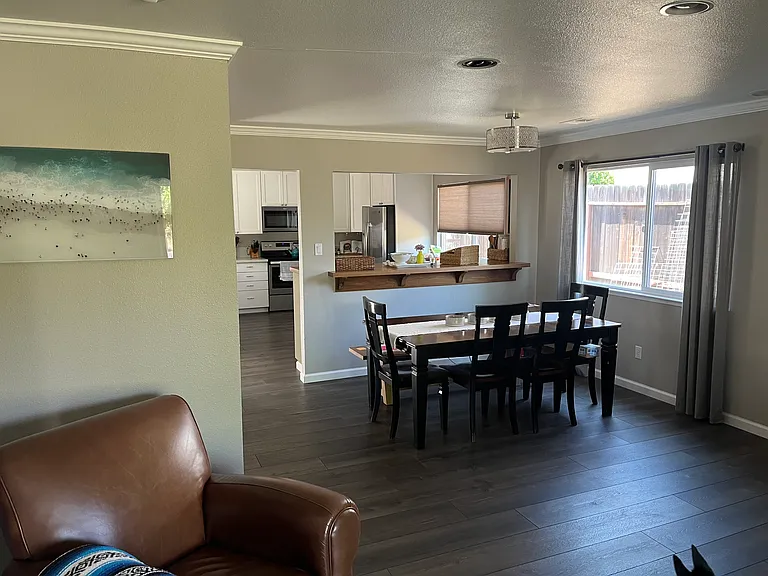 3321 Scenic Dr — Photo 2