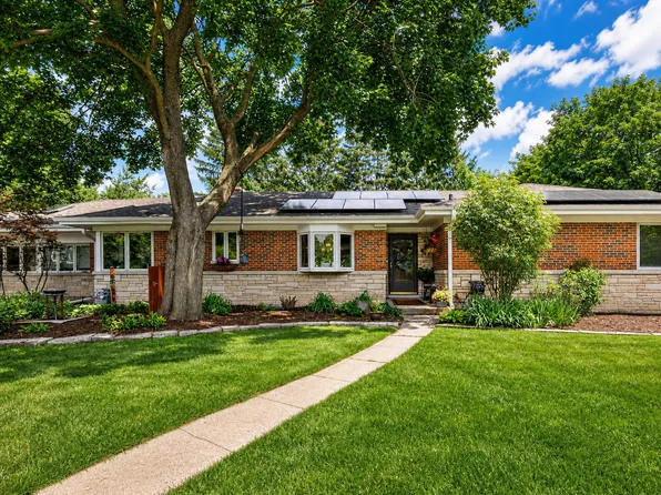 1701 Wagner Rd, Glenview, IL 60025