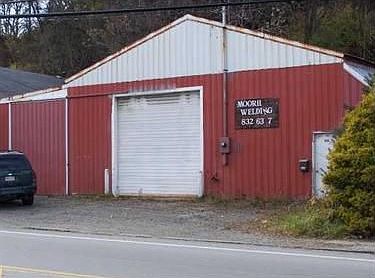 2nd image of 924 S Main St
