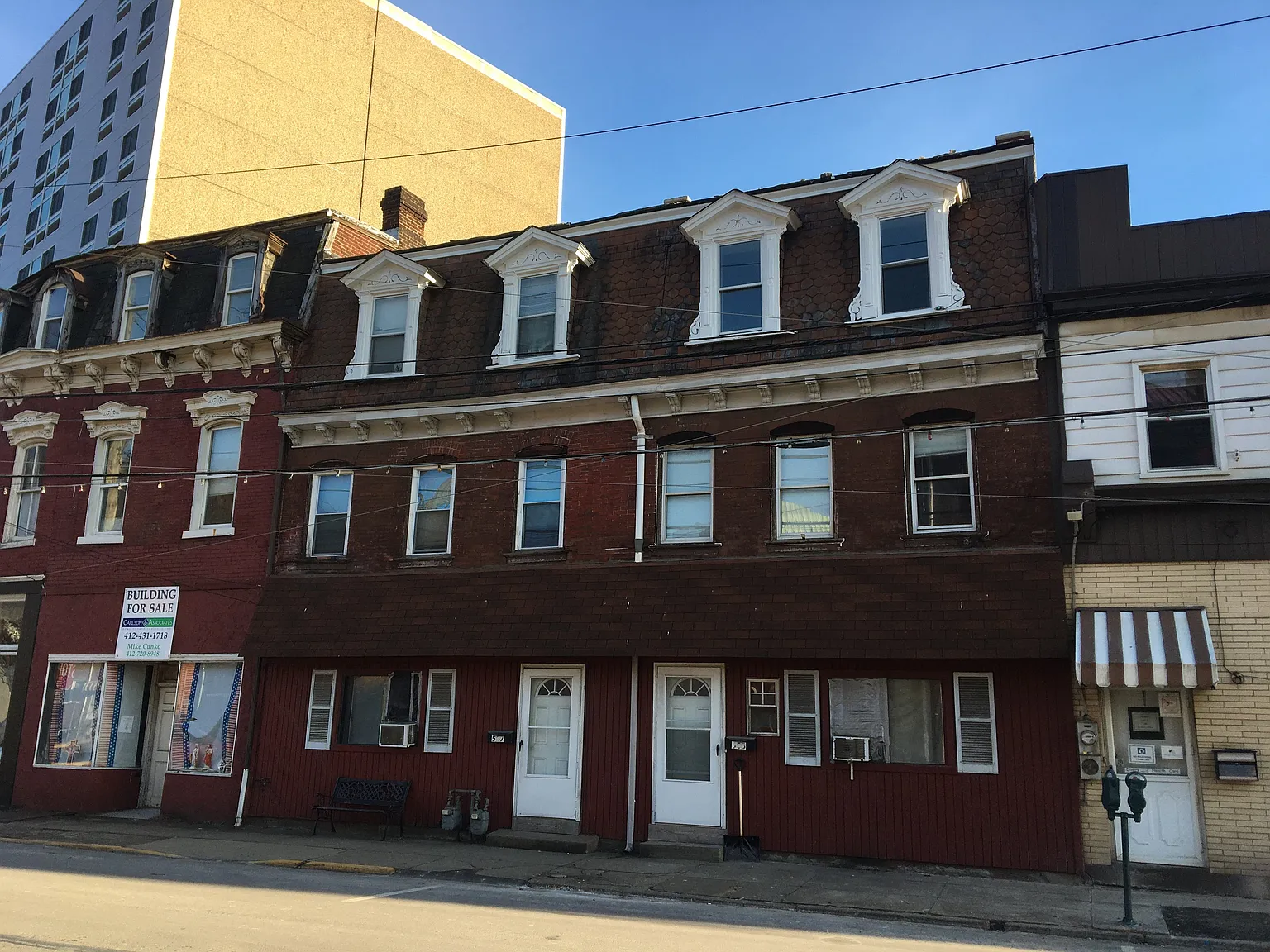 3 bed, 1000 sqft, $1,525 — Photo 1