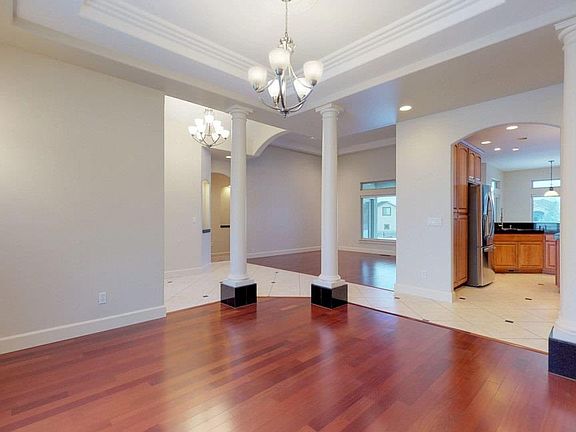 4th image of 15301 S Grandview Ln
