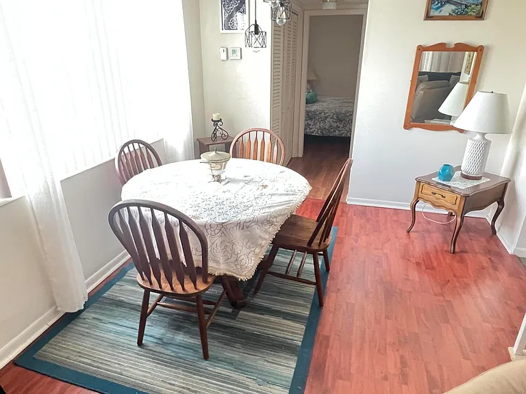 165 Easthampton G — Photo 6