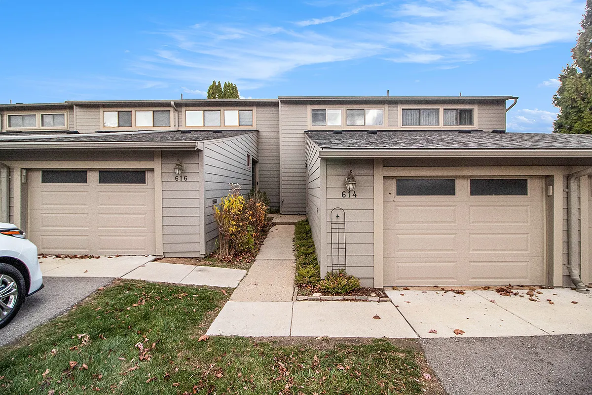 Building Photo - 614 Peninsula Ct #1