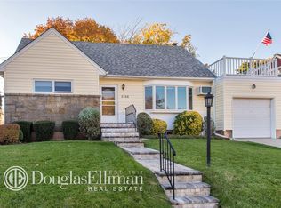 2306 Charing Cross Rd, Baldwin, NY 11510