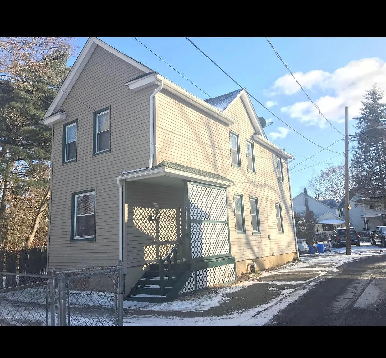 1742 Wayne Ave — Photo 1