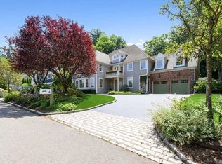 4 Mackay Way, Roslyn, NY 11576