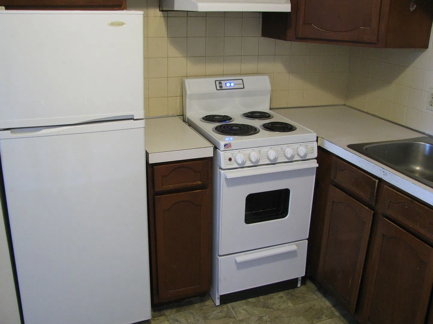 1139 Thorndike St — Photo 3