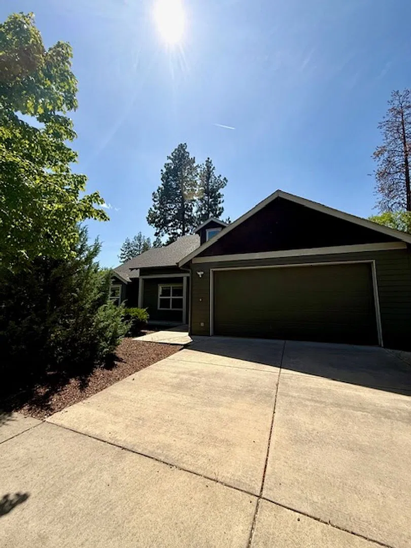 Single Level 3 Bedroom Beauty near Old Mill with RV parking! — Photo 1