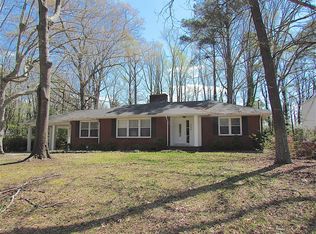 2000 Forest Hill Dr, Greenville, NC 27858