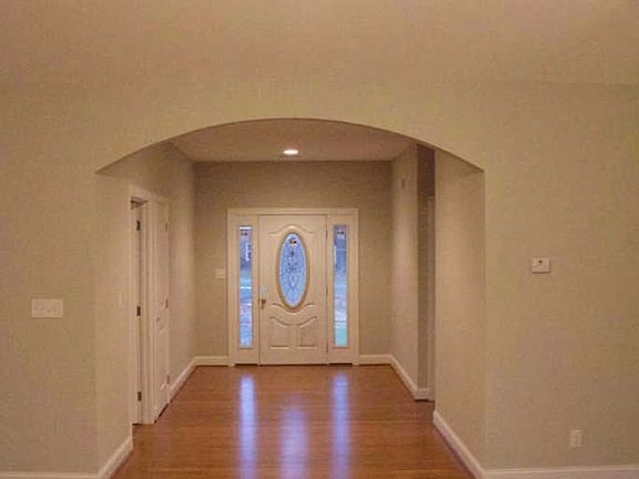 5th image of 123 Frost Dr