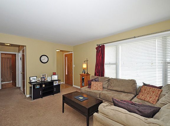 3rd image of 2512 N Poplar St