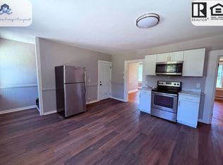 715 Riverside Dr #3, North Grosvenordale, CT 06255