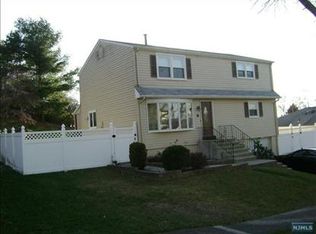 9 Scrivani Dr, Wanaque, NJ 07465