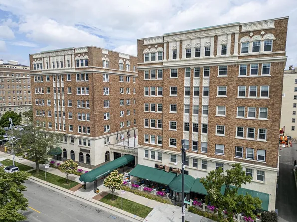 1028 E Juneau AVENUE #825-26, Milwaukee, WI 53202