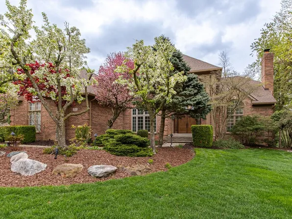 1818 Westridge Dr, Rochester, MI 48306