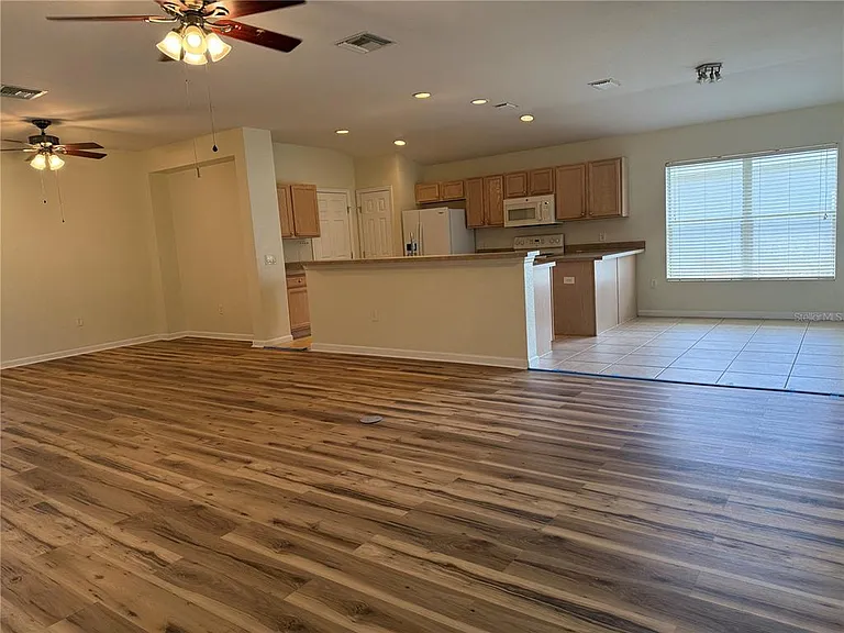 4304 SW 54th Ct — Photo 3