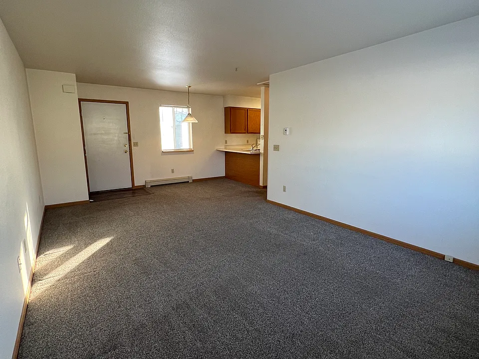 1526 Lake Elmo Dr #6
