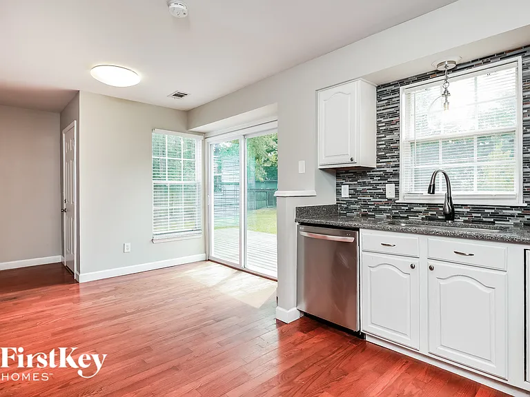 8405 Old Carriage Ct — Photo 8