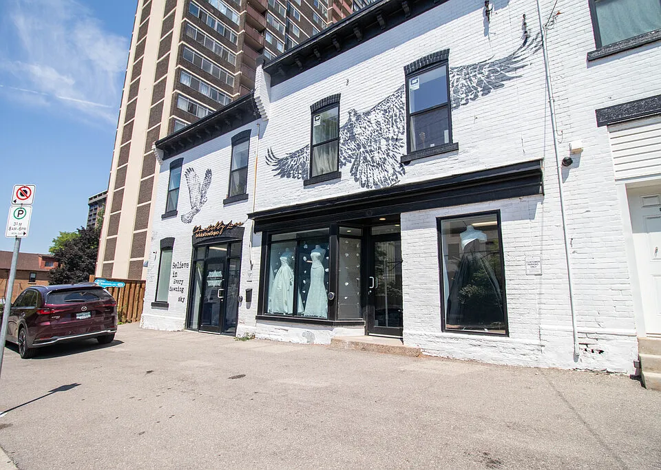 140 Caroline St S