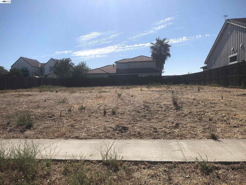 2nd image of 2252 Somerset Cir