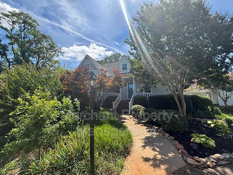 208 Frances Cannon Dr — Photo 1