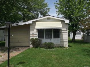 1094 Creekside Dr, Derby, NY 14047