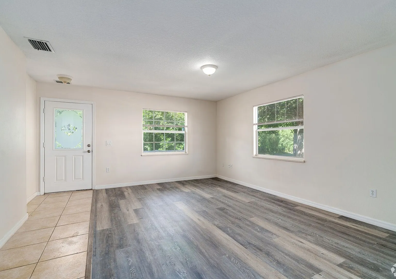 Spacious 4-Bed, 2.5-Bath Townhome Minutes from the Indian River! — Photo 3