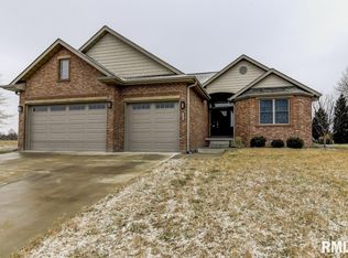 6320 McIntosh Ct, Springfield, IL 62711