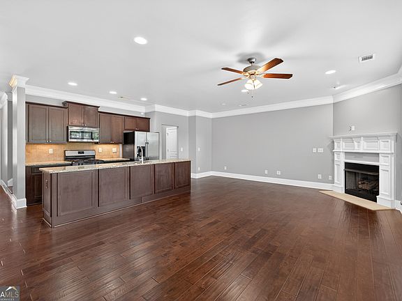 4th image of 2854 Jordan Oaks Ln #8