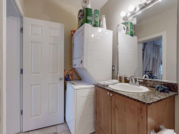5th image of 302 Val Verde Dr SE Unit D