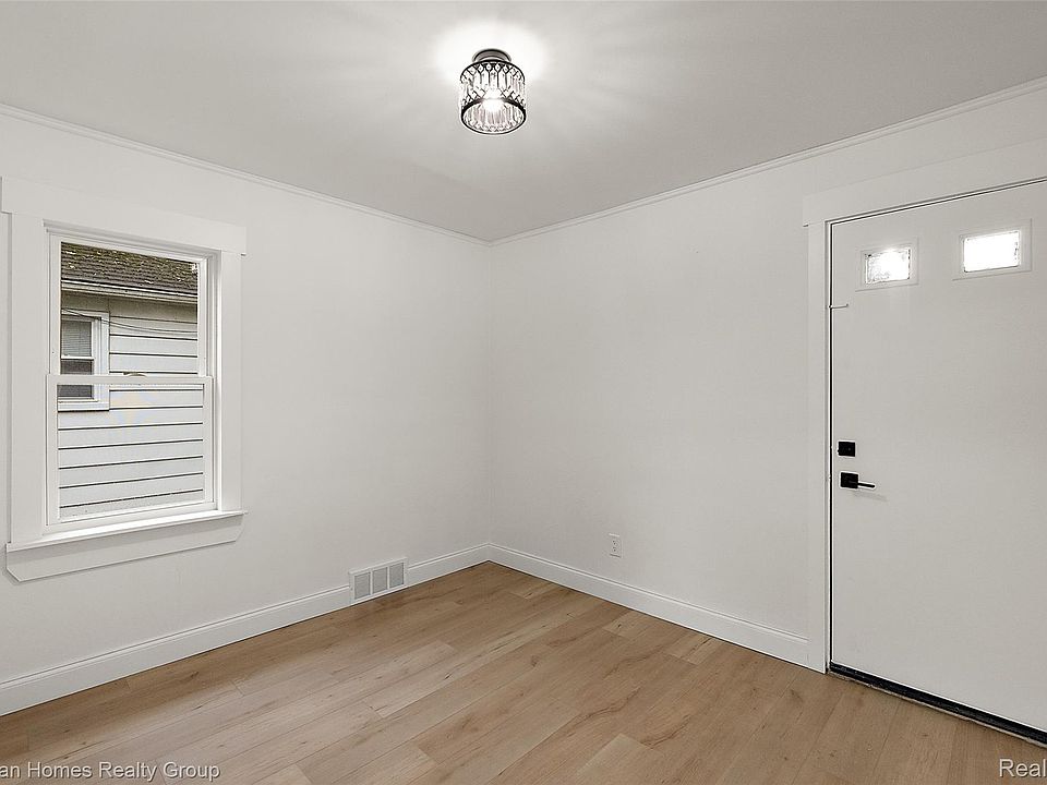 235 Flowerdale St, photo 28
