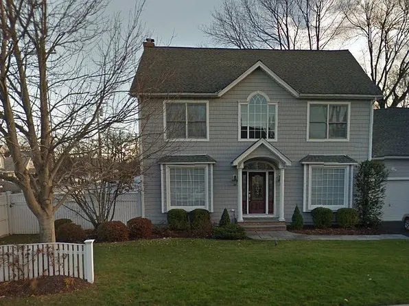 16 Ennis Ln, Fairfield, CT 06824